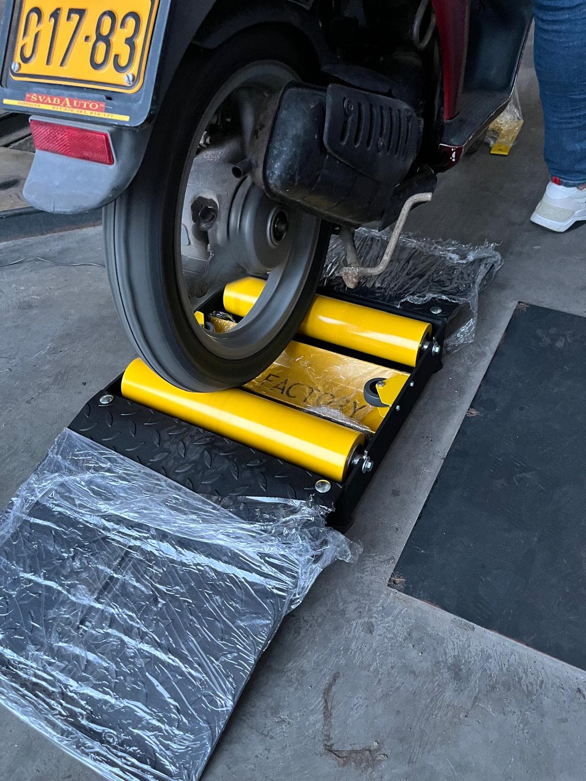 Uređaj za merenje maksimalne brzine mopeda